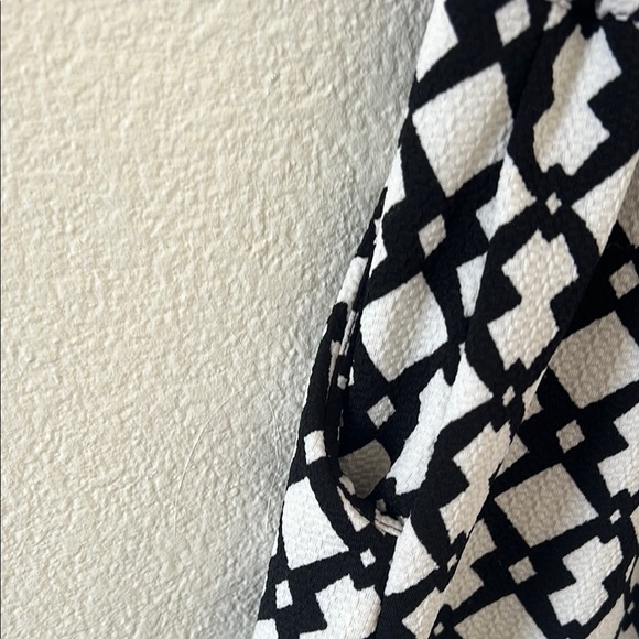Black and White Geometric Dress - Picture 9 of 14